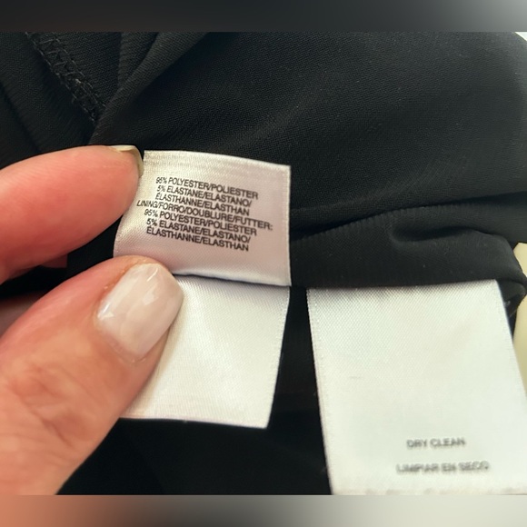 Anne Klein sleeveless black dress. Size 2. - Picture 4 of 6